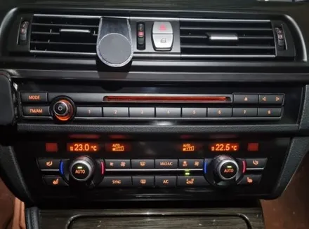 광주 BMW F10 520d 6종패키지 디지털계기판 디지털공조기 M핸들 15인치 안드로이드올인원 원격시동  크리스탈기어봉 시공 미스터커스텀 동영상 참고 / 전남 여수