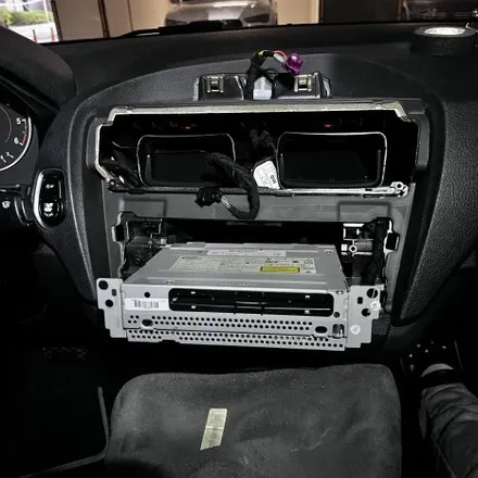 부산 대구 BMW F20 118d m핸들 12.3인치안드로이드올인원 크리스탈기어봉 3종패키지 시공 / 전남 여수