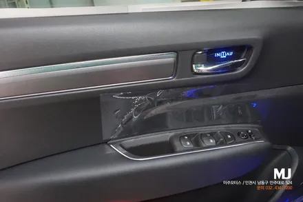 인천 QM6 무빙도어스커프 LED 도어캐치 / 실내 인테리어 튜닝 / 인천, 미추홀
