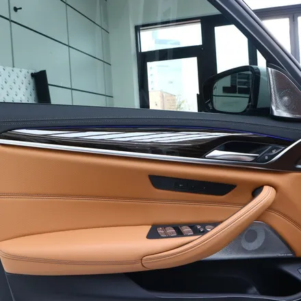 울산실내랩핑 BMW 520i 매트릭스블랙으로시공 / 울산광역시 북구