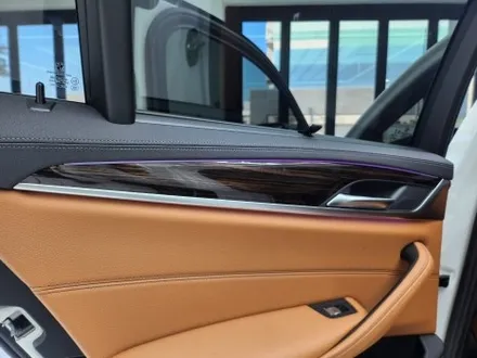 울산 BMW 520i 실내랩핑 우드 죽이기 / 울산광역시 북구