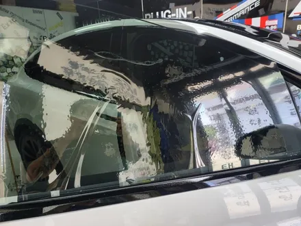 영종도 테슬라 모델x 레이노 S9 틴팅 시공! 어마어마하게 커다란 전면 유리를 한장시공으로?