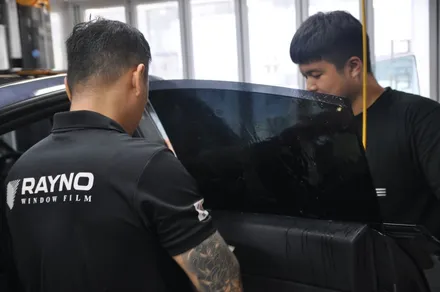 테슬라 모델Y 전체 틴팅 시공 영종도 레이노 썬팅 전문점