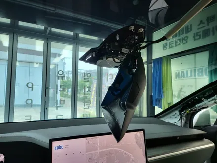 영종도 테슬라 모델x 레이노 S9 틴팅 시공! 어마어마하게 커다란 전면 유리를 한장시공으로?