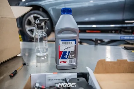 벤츠 E300 브레이크 오일 교환! (feat. TRW DOT 4)  분당 모드개러지 / 성남 분당, 서현, 판교,