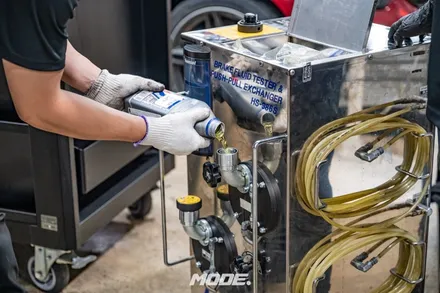 벤츠 E300 브레이크 오일 교환! (feat. TRW DOT 4)  분당 모드개러지 / 성남 분당, 서현, 판교,