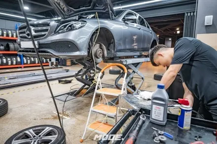 벤츠 E300 브레이크 오일 교환! (feat. TRW DOT 4)  분당 모드개러지 / 성남 분당, 서현, 판교,