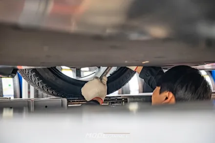 포르쉐 타이칸 GTS 미쉐린 파일럿 알핀 5 윈터타이어 / 분당 모드개러지 / 성남 분당, 서현, 판교,