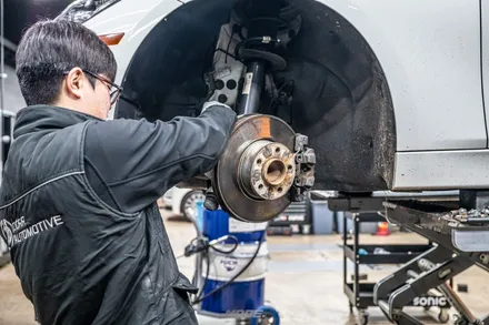 분당 알터네이터 교환 BMW 320d 겉벨트 웜기어 교환 전기부터 조향까지, 핵심 3종 정비 / 성남시 분당구 서현동