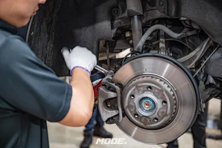 벤츠 E300 브레이크 오일 교환! (feat. TRW DOT 4)  분당 모드개러지 / 성남 분당, 서현, 판교,