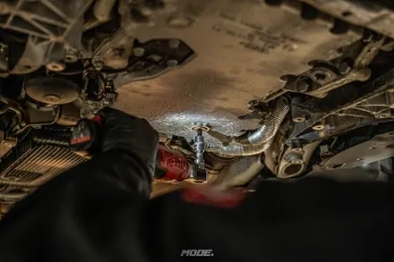 분당 브레이크 오일교환 BMW M760Li 메인터넌스 브레이크는 잡히는데, 왜 밀릴까? / 성남시 분당구 서현동