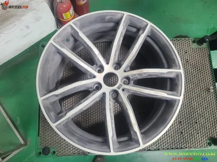 BMW 523d M Sport 블랙유광 휠도색 / BMW / 5시리즈 / 부천, 광명