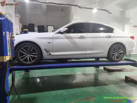 bmw 휠도색 g30 520d 화이트 차량에 잘 어울리는 고스트 크롬으로 자동차 휠 도색 후기 / BMW / 5시리즈 (G30) / 부천, 광명