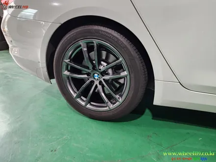 bmw 휠도색 g30 520d 화이트 차량에 잘 어울리는 고스트 크롬으로 자동차 휠 도색 후기 / BMW / 5시리즈 (G30) / 부천, 광명