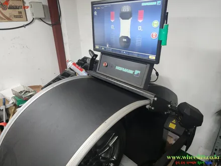 bmw f30 320i 휠복원 순정 색상으로 도색 / BMW / 3시리즈 (F30) / 부천, 광명