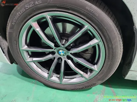 bmw 휠도색 g30 520d 화이트 차량에 잘 어울리는 고스트 크롬으로 자동차 휠 도색 후기 / BMW / 5시리즈 (G30) / 부천, 광명