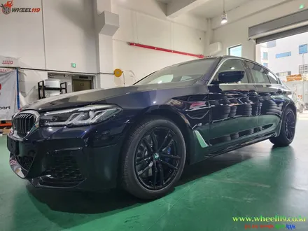 BMW 523d M Sport 블랙유광 휠도색 / BMW / 5시리즈 / 부천, 광명