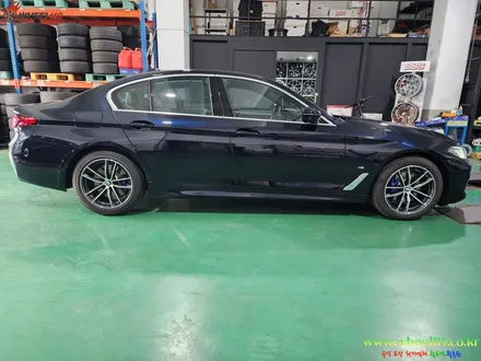 BMW 523d M Sport 블랙유광 휠도색 / BMW / 5시리즈 / 부천, 광명