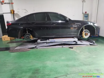 BMW F90 M5 컴페티션 CS 골드 브론즈 휠도색 / BMW / M5 (F90) / 부천, 광명