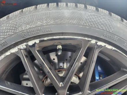 휠도색 bmw x6m 블랙 유광 휠 기스 휠복원(휠수리) / BMW / X6 / 부천, 광명