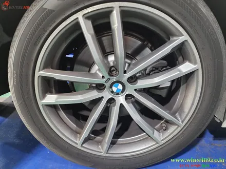 bmw 휠도색 g30 520d 화이트 차량에 잘 어울리는 고스트 크롬으로 자동차 휠 도색 후기 / BMW / 5시리즈 (G30) / 부천, 광명
