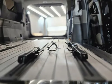 카니발 9인승 실내 개조 , 론마린우드 요트바닥 + 3열 탈부착 레일 + 구조변경 시공 후기 / 부천, 인천