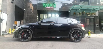 송파 BENZ GLA45 AMG - 벤츠 GLA45 AMG 모니터 고장으로 네트워크 SM66BAHD와 M2C 200A 모델로 교체하였습니다. / 잠실, 삼전, 송파