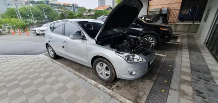 송파 HYUNDAU i30 - 운전 연수용으로 구매하신 i30에 전방센서를 시공해 드렸습니다. / 잠실, 삼전, 송파