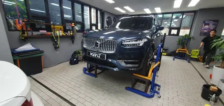 송파 VOLVO XC90 - 볼보 XC90에 국산 프리미엄 전동사이드스텝 킹스텝! 시공 완료! 중국산은 고객님께서 제외시켜 달라고 하셔서 ㅋㅋ / 잠실, 삼전, 송파