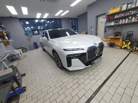 BMW 740i GLOSSY BLACK & Victor Silver DUOTONE WRAP / 잠실, 삼전, 송파