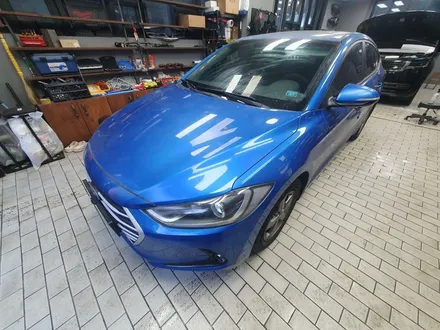 송파 HYUNDAI AVANTE - 6세대 아반떼AD 사이드미러 파손으로 교체후 랩핑! / 잠실, 삼전, 송파