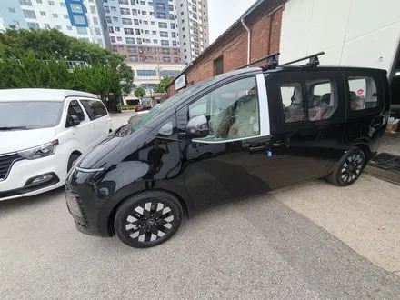잠실 HYUNDAI STARIA - 스타리아 수출로 출고하는 차량에 루프랙 기본바를 설치하였습니다. / 잠실, 삼전, 송파