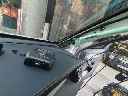 송파 BENZ GLC 300 COUPE - 벤츠 순정 블랙박스 스타뷰 탈거후 아이나비 Z9900으로 교체 합니다. / 잠실, 삼전, 송파