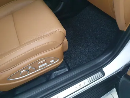 잠실 HYUNDAI THE ALL NEW PALISADE - 디 올 뉴 팰리세이드의 바닥 이물질 청소가 편리한 모노륨 시공! / 잠실, 삼전, 송파