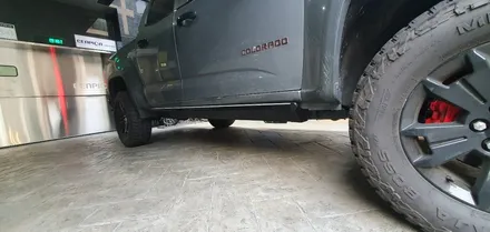 CHEVROLET COLORADO - 콜로라도에 전동사이드스텝은 필수!!! / 잠실, 삼전, 송파