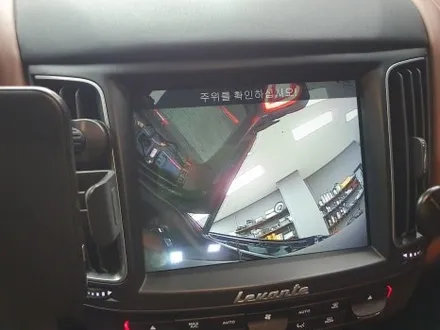 잠실 MASERATI LEVANTE - 마세라티 르반떼 후방카메라 고장으로 국산 애프터용으로 교체! / 잠실, 삼전, 송파