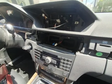 송파 BENZ E Class(w212) - 2011년 e클래스 12인치 와이드 모니터 안드로이드 올인원 장착! / 잠실, 삼전, 송파