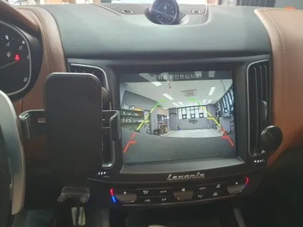 잠실 MASERATI LEVANTE - 마세라티 르반떼 후방카메라 고장으로 국산 애프터용으로 교체! / 잠실, 삼전, 송파
