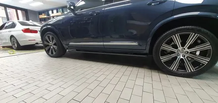 송파 VOLVO XC90 - 볼보 XC90에 국산 프리미엄 전동사이드스텝 킹스텝! 시공 완료! 중국산은 고객님께서 제외시켜 달라고 하셔서 ㅋㅋ / 잠실, 삼전, 송파