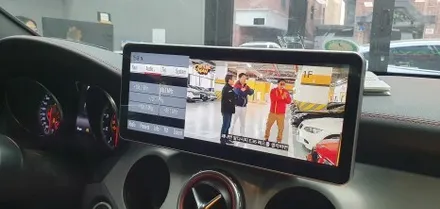 송파 BENZ GLA45 AMG - 벤츠 GLA45 AMG 모니터 고장으로 네트워크 SM66BAHD와 M2C 200A 모델로 교체하였습니다. / 잠실, 삼전, 송파