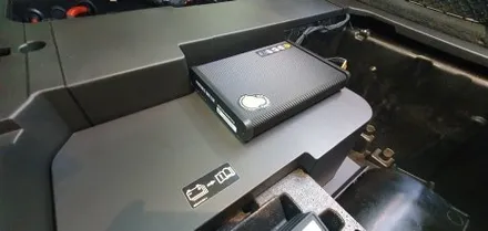 송파 PORSCHE PANAMERA 4 - 포르쉐 파나메라4에 보조배터리와 블랙박스 장착!아이나비 QXD1 & S12 / 잠실, 삼전, 송파