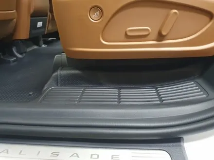 잠실 HYUNDAI THE ALL NEW PALISADE - 디 올 뉴 팰리세이드의 바닥 이물질 청소가 편리한 모노륨 시공! / 잠실, 삼전, 송파