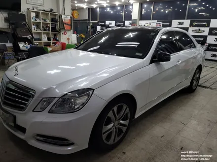 일산 벤츠 2011년 e350 다이아몬든 화이트 전체랩핑 + 블락포디 DITTO 측면 썬팅 / 고양 일산서구