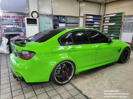 일산랩핑 BMW M3 유광그린 색상으로 전체랩핑과 그래핀유리막코팅 작업완료 [일산 파주 운정 고양 김포 PPF 랩핑 전문샾 모토자인] / 고양, 일산, 김포, 파주