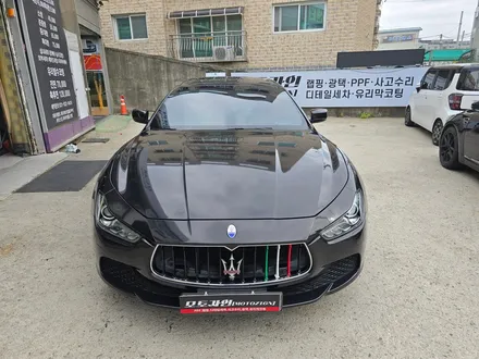 마세라티 기블리 3M 엠비블랙으로 일산 덕이동 모토자인에서 시공 완료했습니다. / 고양 일산서구