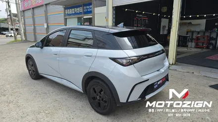 일산 BYD 돌핀 투톤랩핑｜본넷·필러라인·루프스킨·스포일러 다크그레이 & 블랙 휠랩핑 / 고양 일산서구