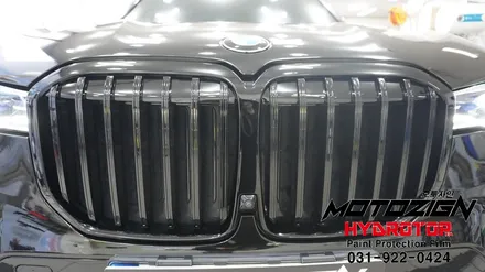 BMW X7 화이트에서 3M 20802 블랙유광으로 랩핑으로 색상변경하기 랩핑 PPF 전문샾 MOTOZIGN / 고양, 일산, 김포, 파주