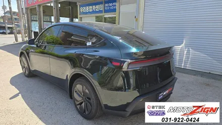 일산랩핑 테슬라 쥬니퍼 에멜랄드 블랙그린으로 랩핑했어요[모토자인] / 고양 일산서구