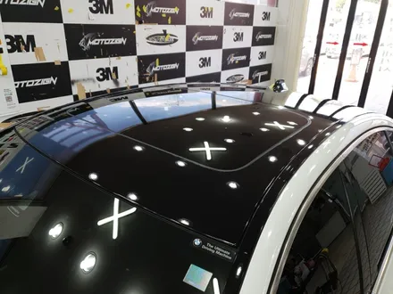 BMW F10 3M2080 블랙유광 루프스킨 - 일산/파주/운정/고양 PPF 랩핑 전문샾 모토자인 / 고양 일산서구