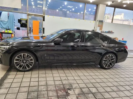 BMW 730D 자동차 보호필름 PPF필름으로 전체도장면 보호와 크롬죽이기를 한곳에서 작업완료 / 고양, 일산, 김포, 파주